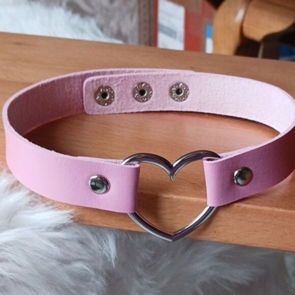 PINK Leather Heart Shaped Choker Necklace - Picture 2 of 15